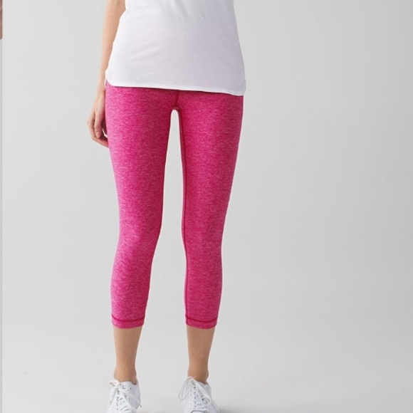 🍋Like New Lululemon Wunder Under Crop II - Picture 2 of 12